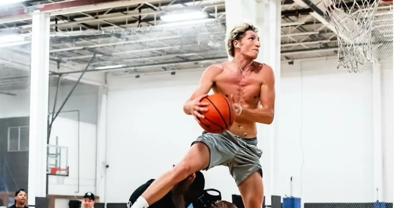 @finnaddy1
Canadian One-Foot Dunk Specialist
Fluidity | Style | Extension