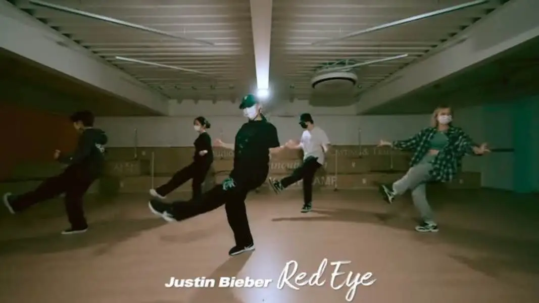 RED EYE