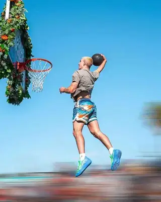 Brand Campaigns (Commercials, Print & Social Media)